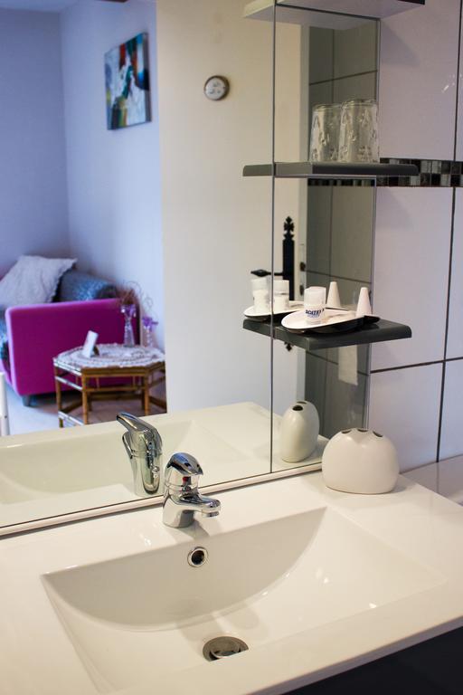 Bed and Breakfast Aux Ronzieres Pouilly-sous-Charlieu Экстерьер фото