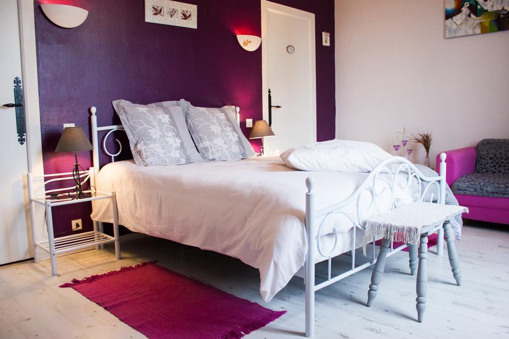 Bed and Breakfast Aux Ronzieres Pouilly-sous-Charlieu Номер фото