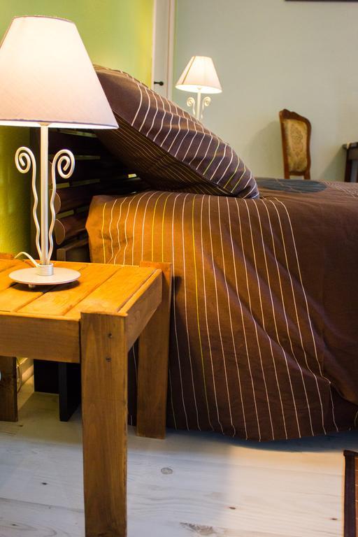 Bed and Breakfast Aux Ronzieres Pouilly-sous-Charlieu Номер фото