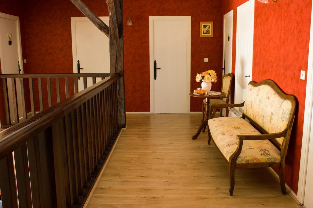 Bed and Breakfast Aux Ronzieres Pouilly-sous-Charlieu Номер фото