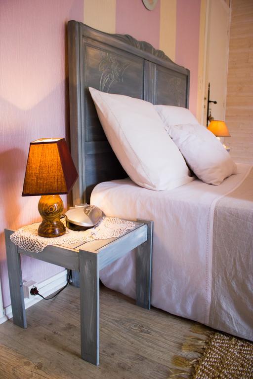 Bed and Breakfast Aux Ronzieres Pouilly-sous-Charlieu Номер фото