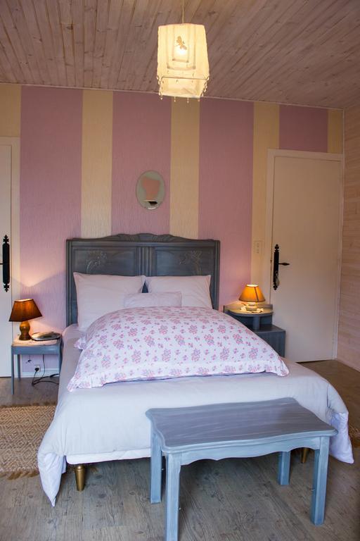Bed and Breakfast Aux Ronzieres Pouilly-sous-Charlieu Номер фото