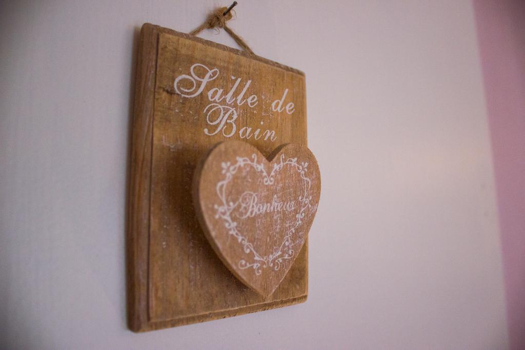 Bed and Breakfast Aux Ronzieres Pouilly-sous-Charlieu Номер фото
