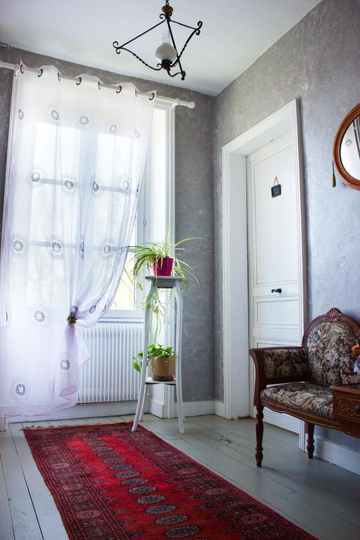 Bed and Breakfast Aux Ronzieres Pouilly-sous-Charlieu Экстерьер фото